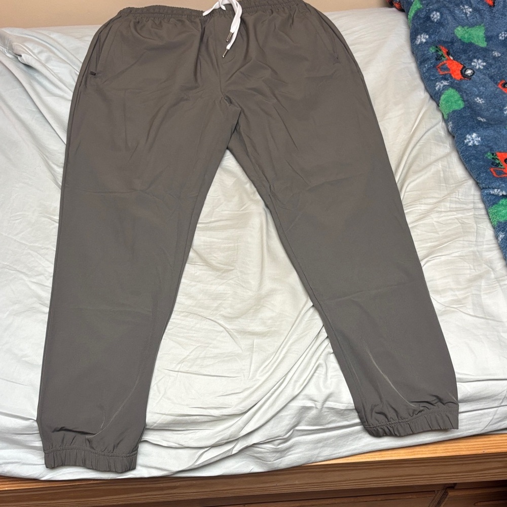 Cove Men's Gray Jogger Pants